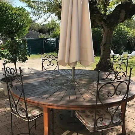 Le Domaine D'adele Portets